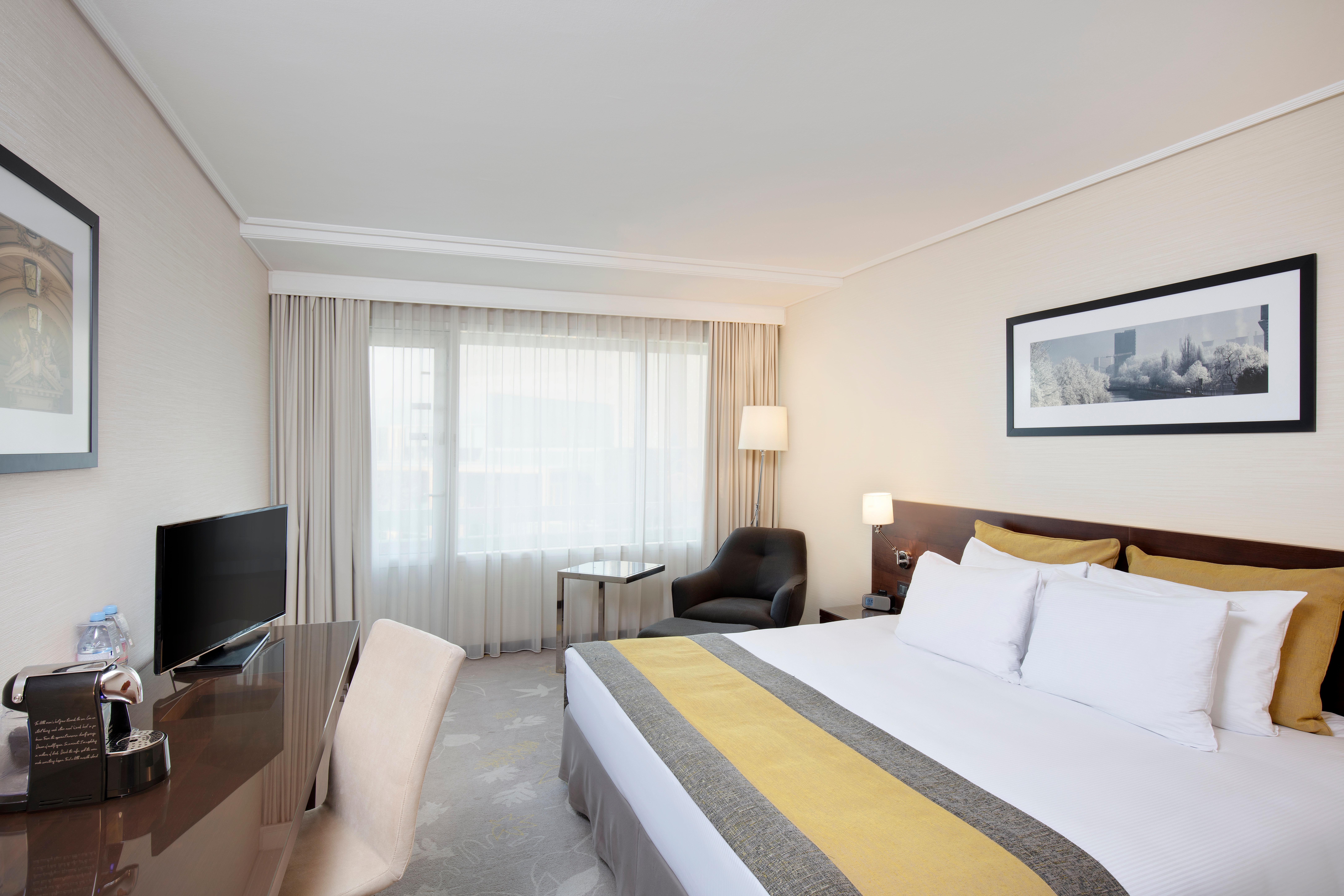 Crowne Plaza By Ihg 4*
