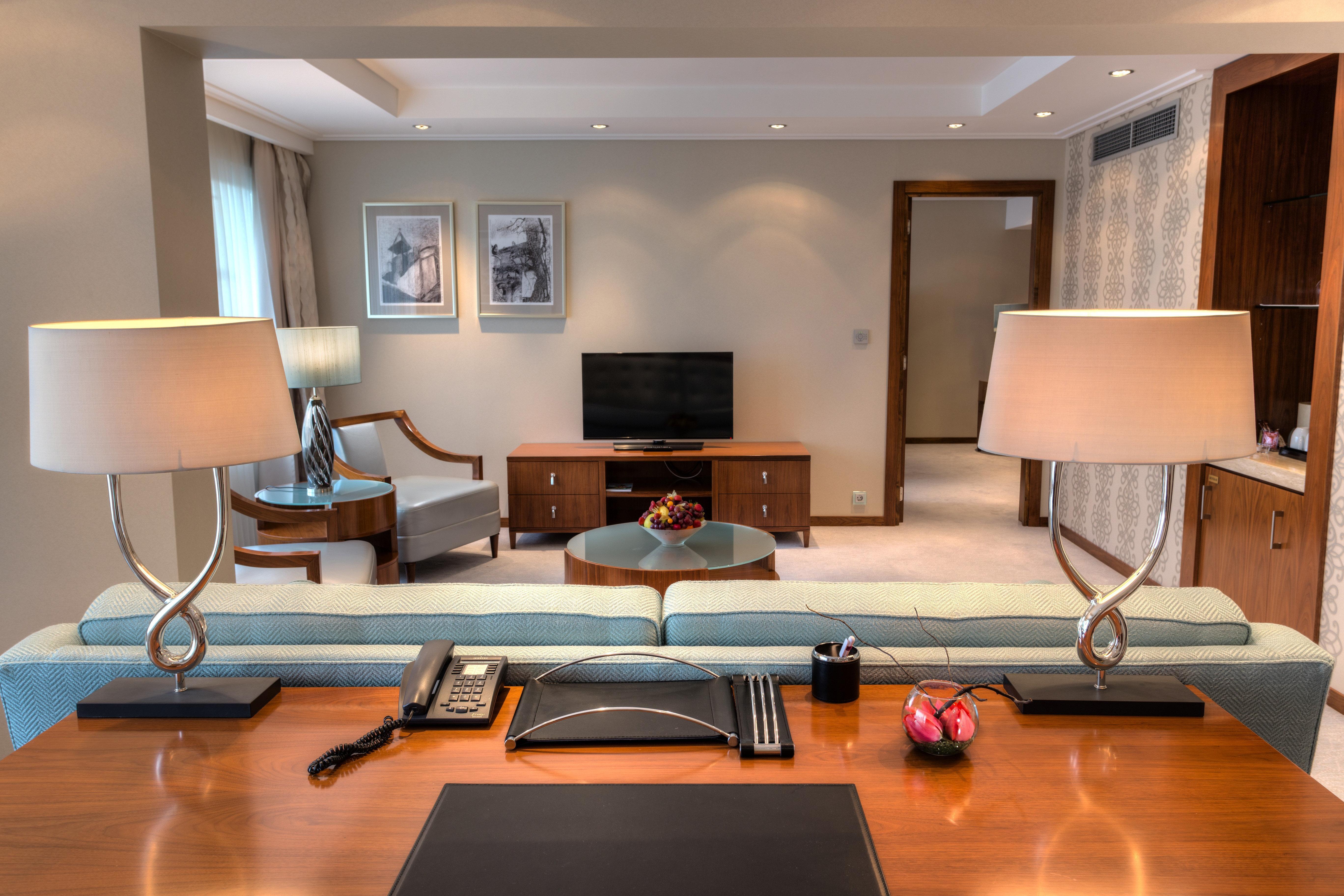 Crowne Plaza By Ihg