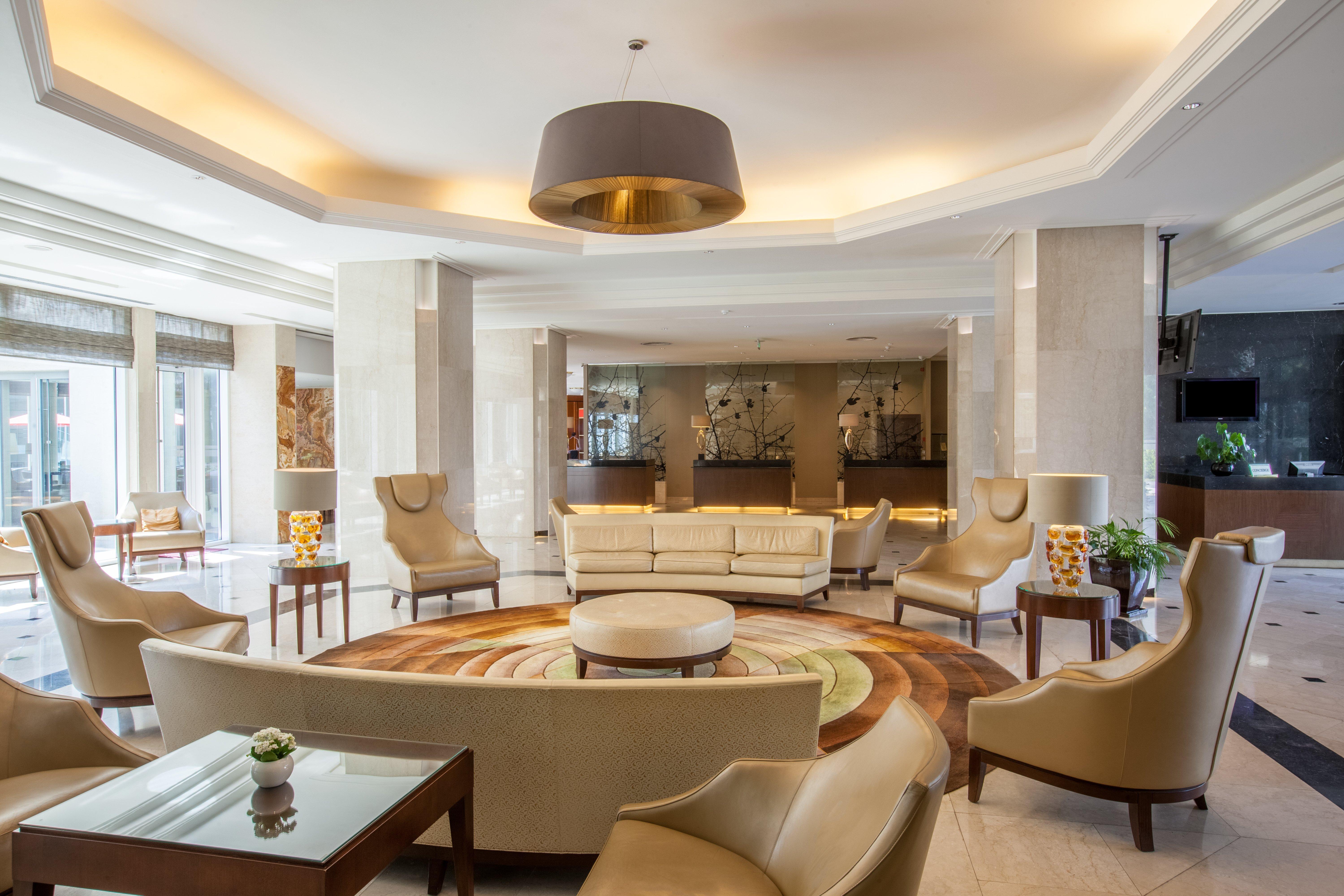Crowne Plaza By Ihg Hotel