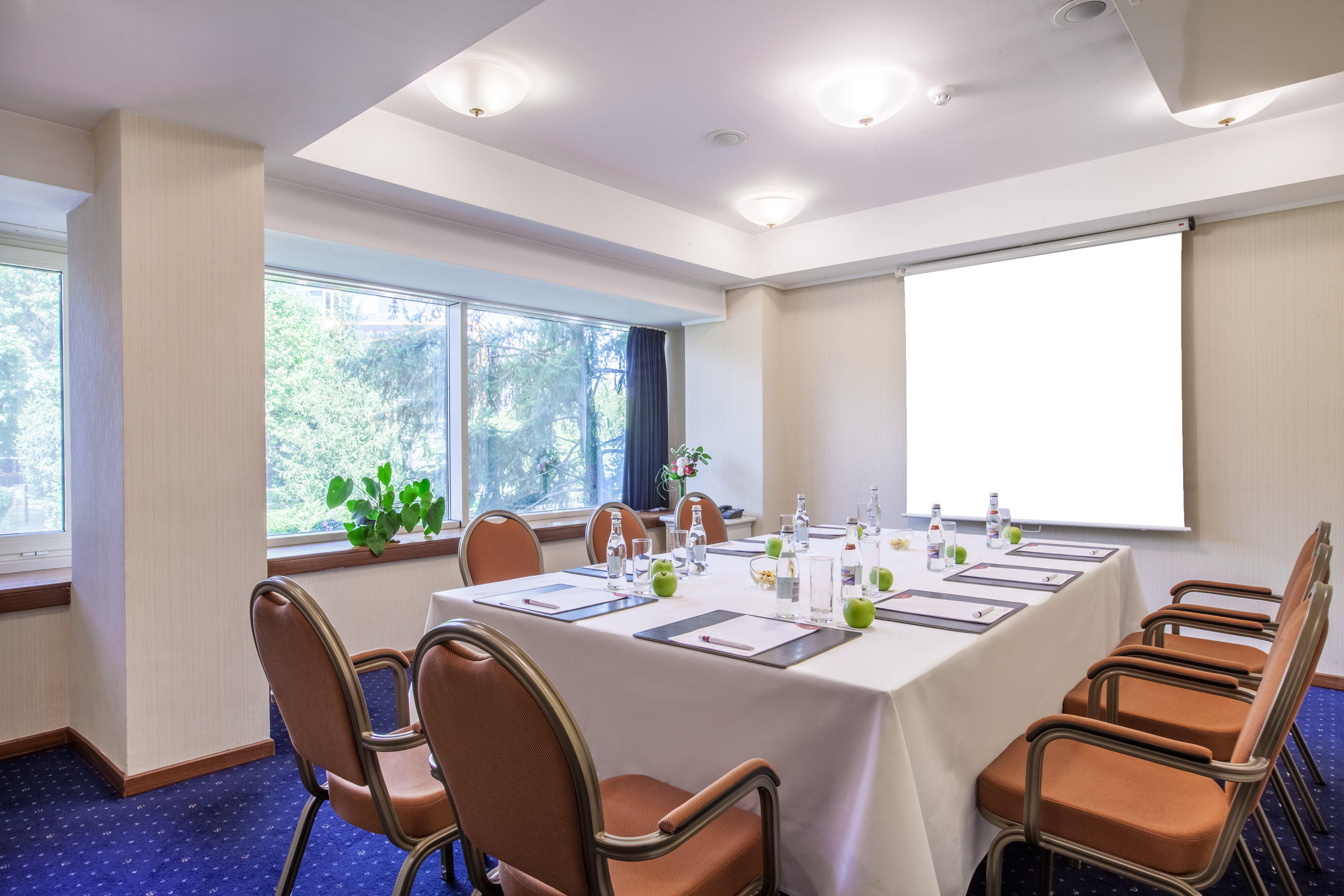 Crowne Plaza By Ihg Hotel Bucharest
