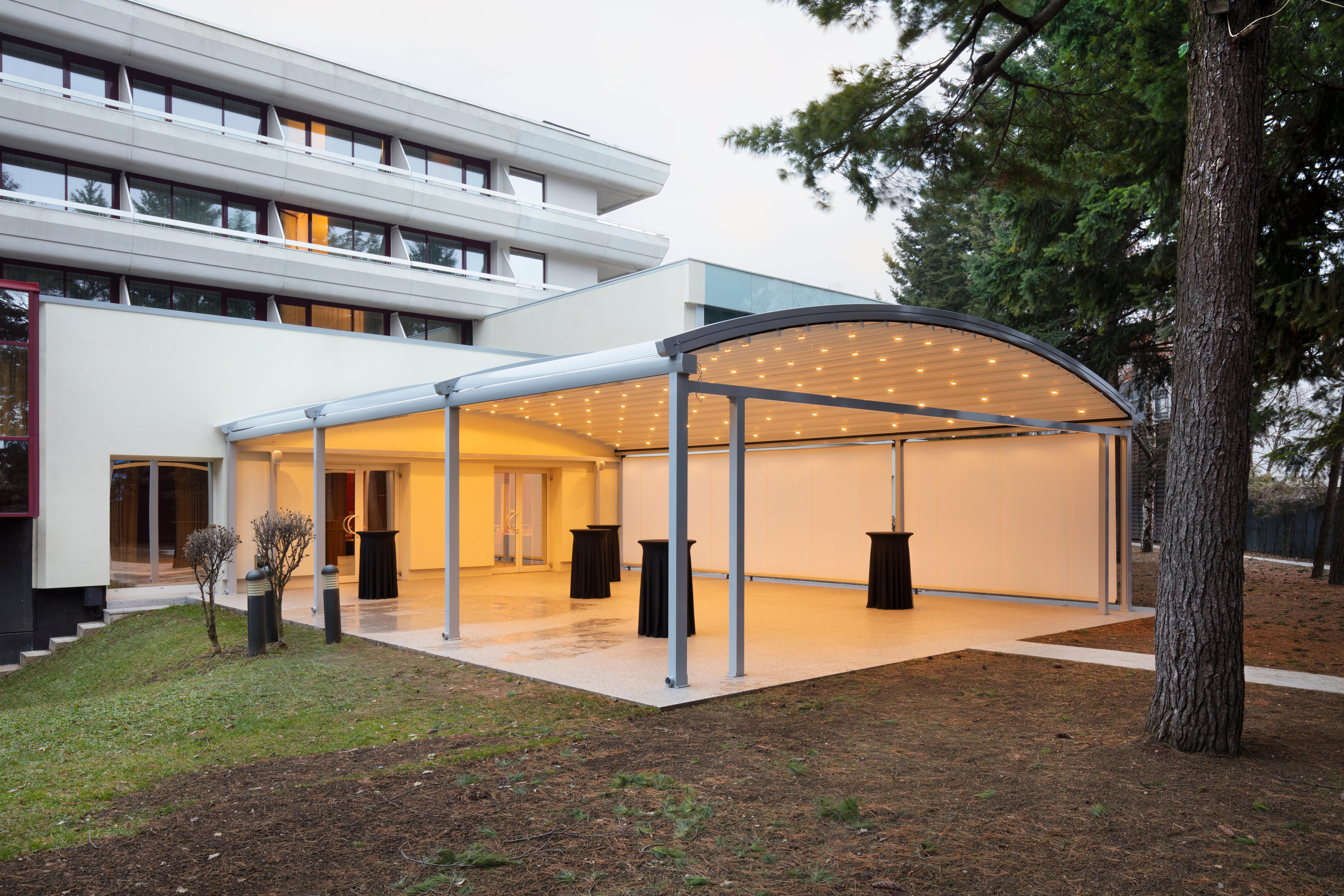 Crowne Plaza By Ihg 4*