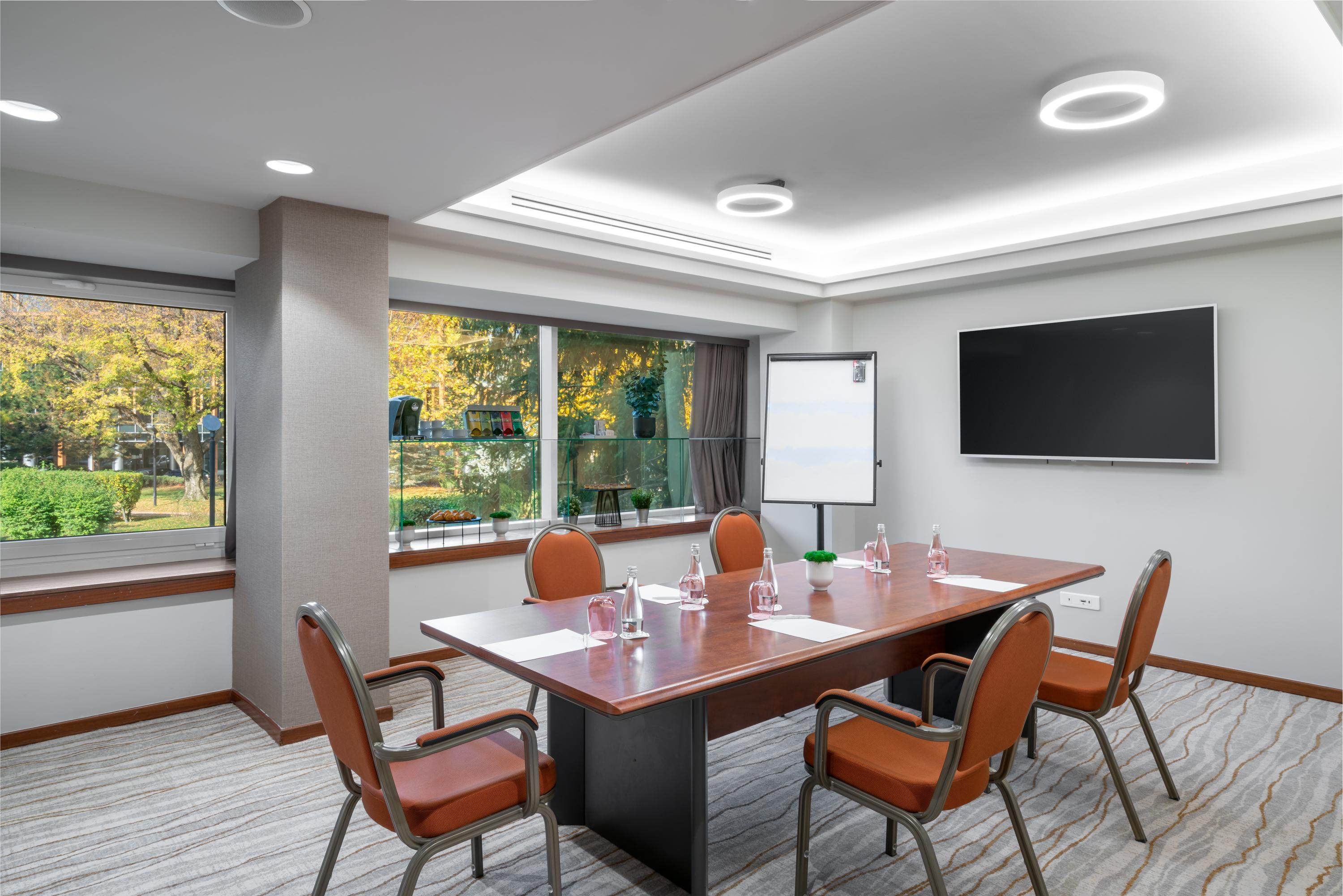 Crowne Plaza By Ihg 4* Bucureşti