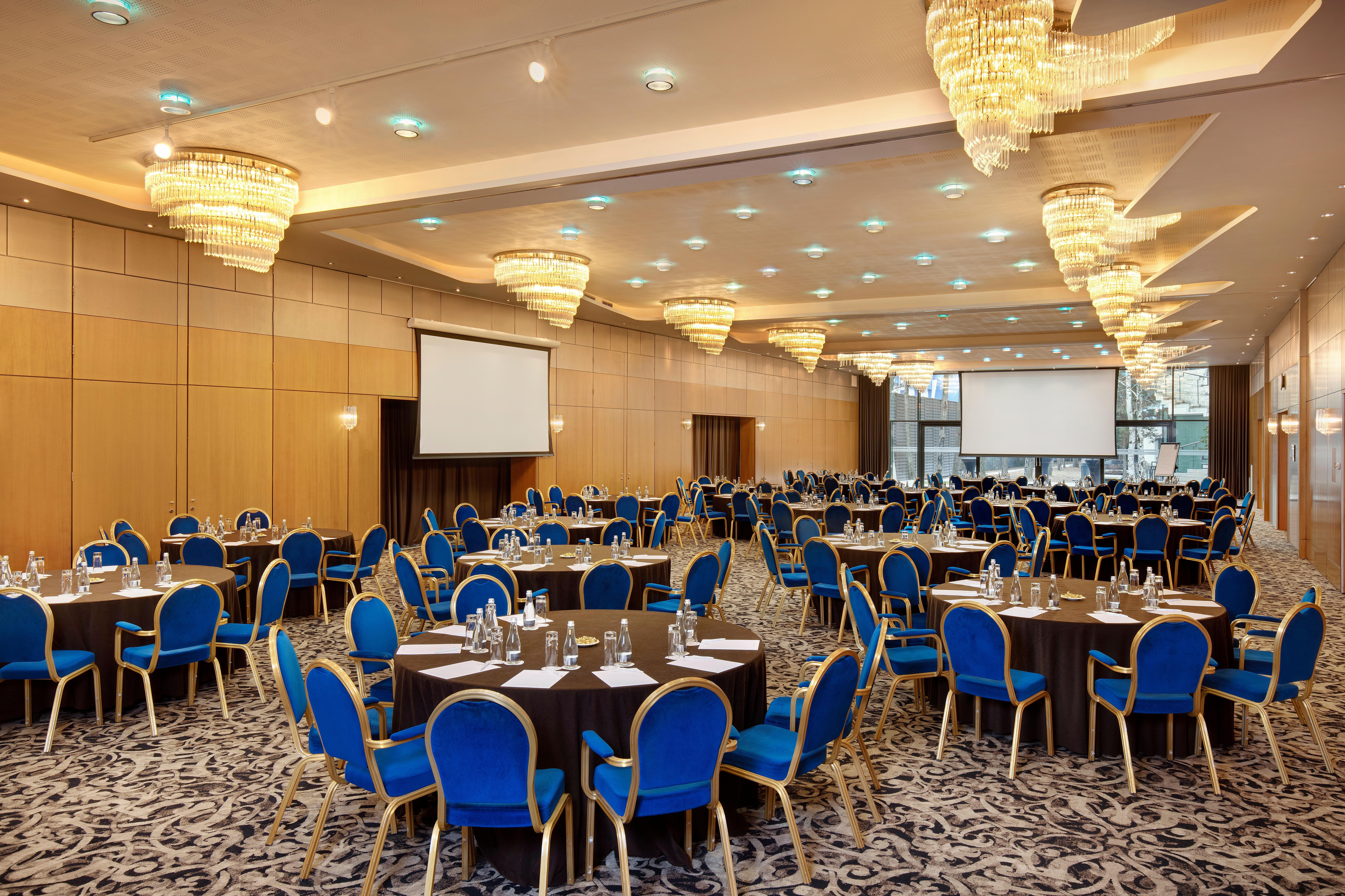 Crowne Plaza By Ihg