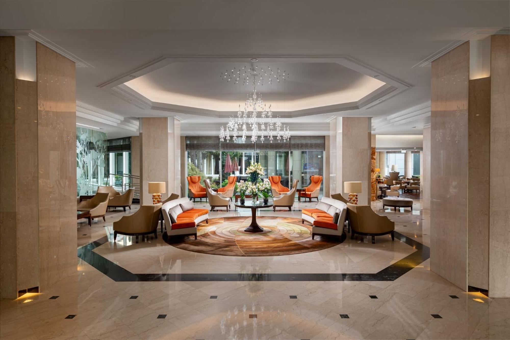 Crowne Plaza By Ihg Hotel